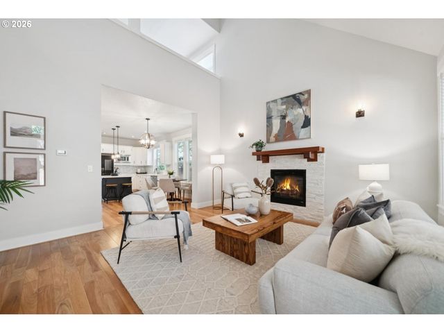 13213 Sw DEERGROVE Ln, Portland, OR 97224