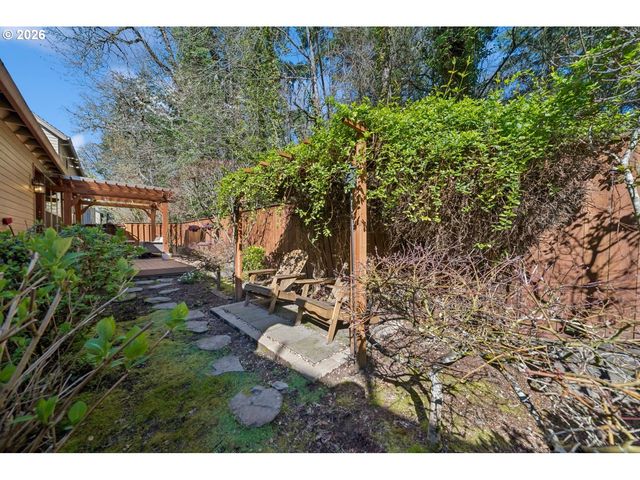 13213 Sw DEERGROVE Ln, Portland, OR 97224