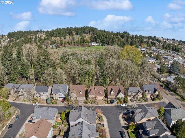 13213 Sw DEERGROVE Ln, Portland, OR 97224