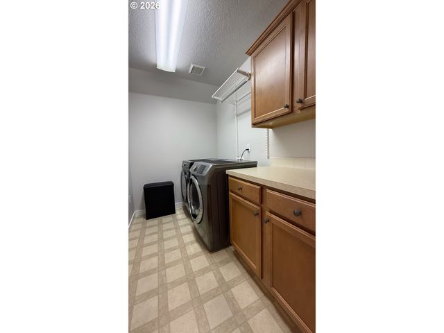 13213 Sw DEERGROVE Ln, Portland, OR 97224