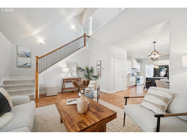 13213 Sw DEERGROVE Ln, Portland, OR 97224