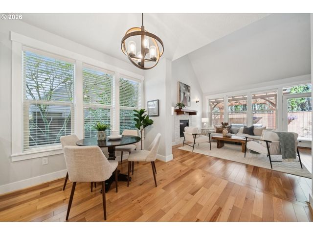 13213 Sw DEERGROVE Ln, Portland, OR 97224