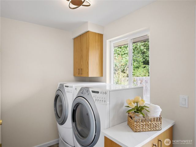 944 165th Avenue SE, Bellevue, WA 98008