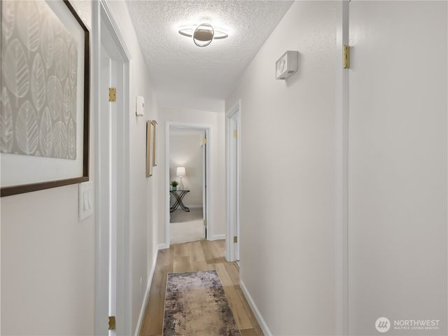 944 165th Avenue SE, Bellevue, WA 98008