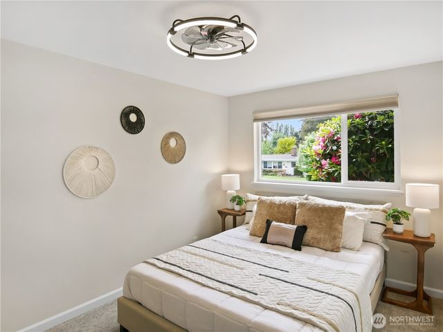 944 165th Avenue SE, Bellevue, WA 98008