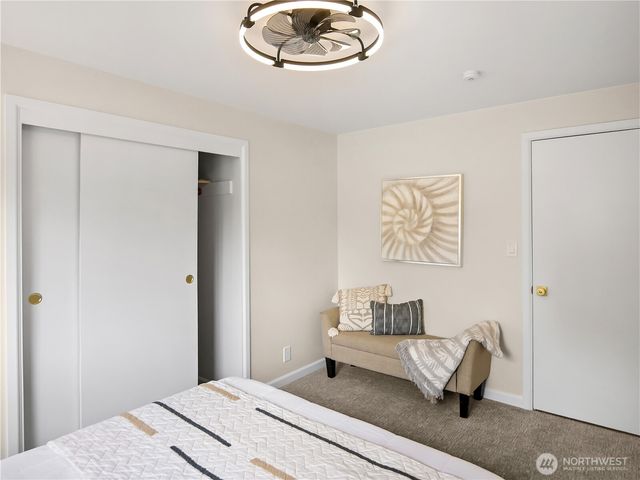 944 165th Avenue SE, Bellevue, WA 98008