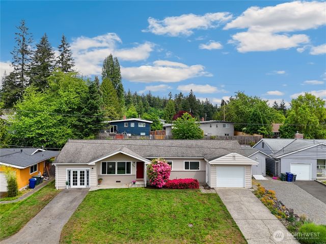 944 165th Avenue SE, Bellevue, WA 98008