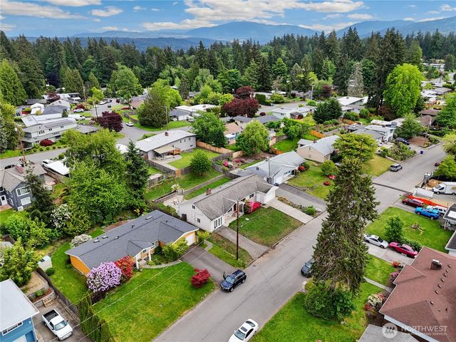 944 165th Avenue SE, Bellevue, WA 98008