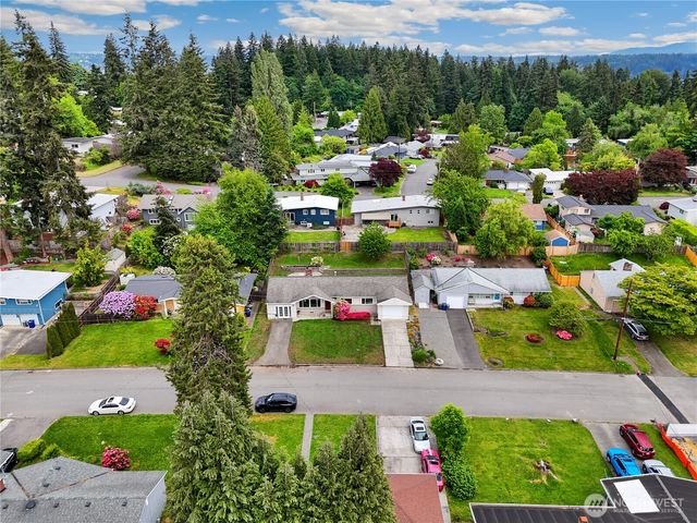 944 165th Avenue SE, Bellevue, WA 98008