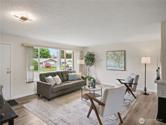 944 165th Avenue SE, Bellevue, WA 98008