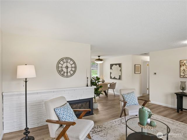 944 165th Avenue SE, Bellevue, WA 98008