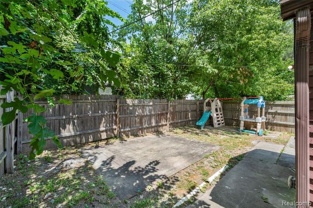 7521 Westminster Avenue, Warren, MI 48091