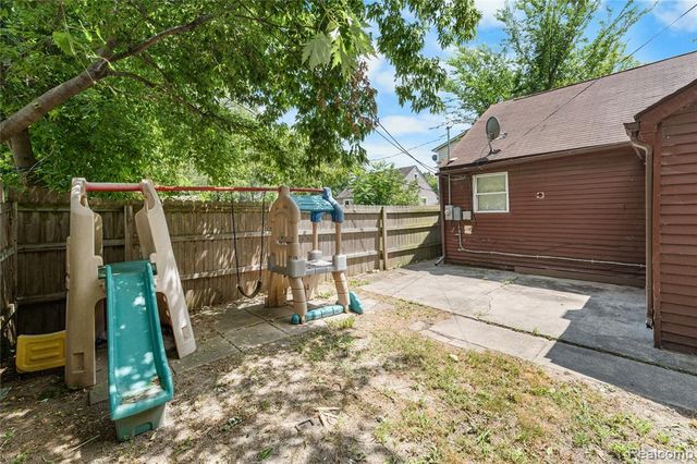 7521 Westminster Avenue, Warren, MI 48091