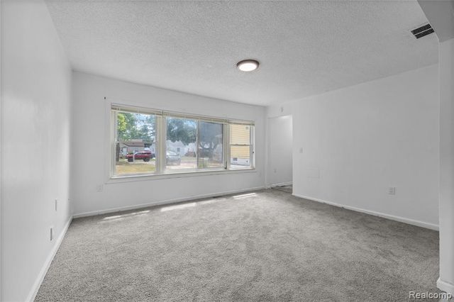7521 Westminster Avenue, Warren, MI 48091