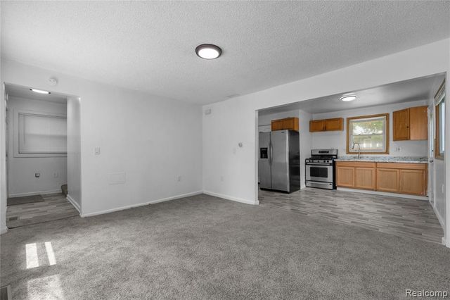 7521 Westminster Avenue, Warren, MI 48091