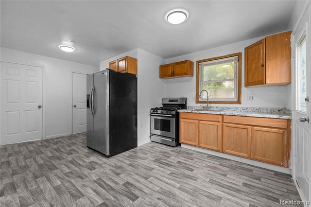 7521 Westminster Avenue, Warren, MI 48091