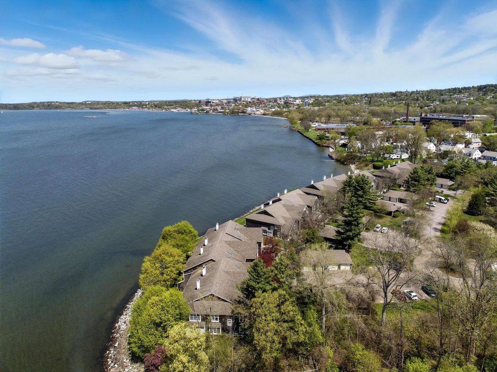 9 Harbor Watch Road, Burlington, VT 05401