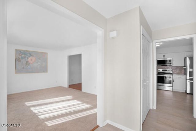 1083 McKinley Avenue, Rotterdam, NY 12303