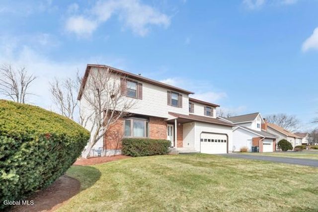 1083 McKinley Avenue, Rotterdam, NY 12303