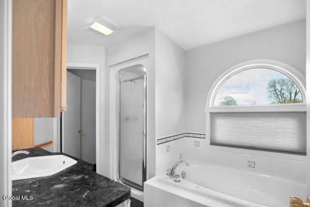 1083 McKinley Avenue, Rotterdam, NY 12303