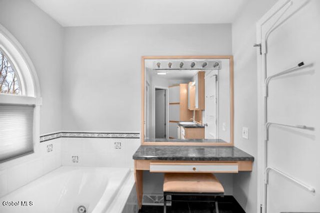 1083 McKinley Avenue, Rotterdam, NY 12303