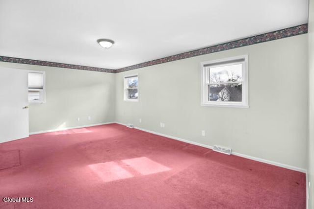 1083 McKinley Avenue, Rotterdam, NY 12303