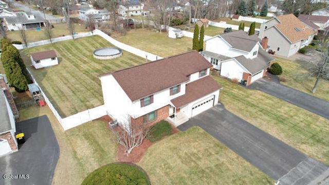 1083 McKinley Avenue, Rotterdam, NY 12303