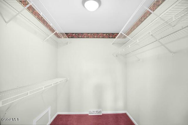 1083 McKinley Avenue, Rotterdam, NY 12303