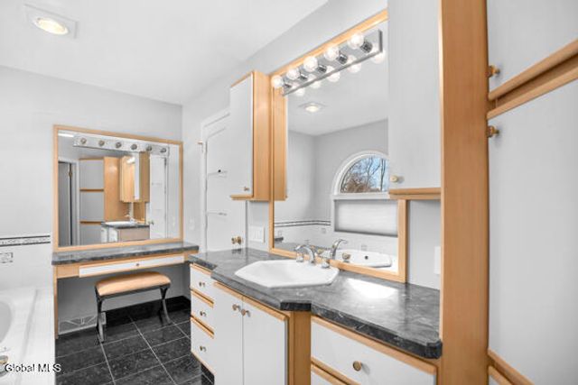 1083 McKinley Avenue, Rotterdam, NY 12303