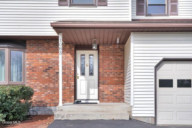 1083 McKinley Avenue, Rotterdam, NY 12303