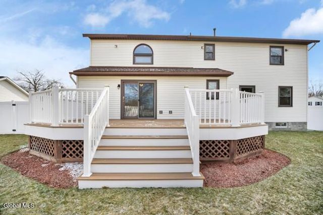 1083 McKinley Avenue, Rotterdam, NY 12303