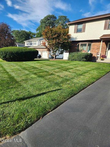 1083 McKinley Avenue, Rotterdam, NY 12303