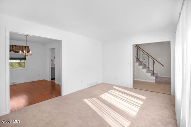 1083 McKinley Avenue, Rotterdam, NY 12303