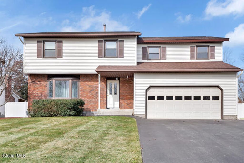 1083 McKinley Avenue, Rotterdam, NY 12303