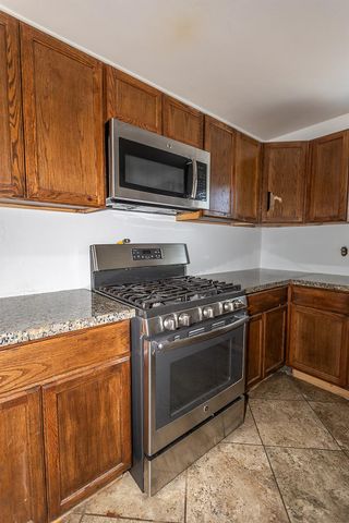 2105 Norman Way, Modesto, CA 95350