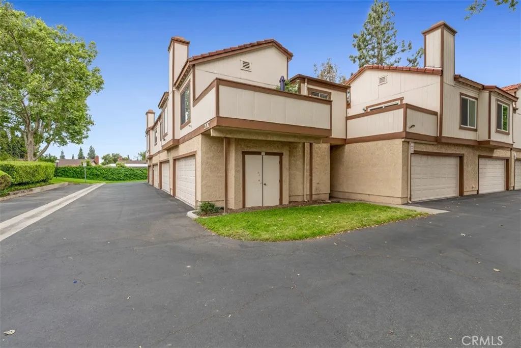 2017 S Campus F, Ontario, CA 91761