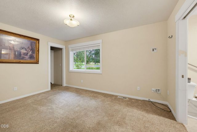 100 Twisted Pine Drive, Grants Pass, OR 97527