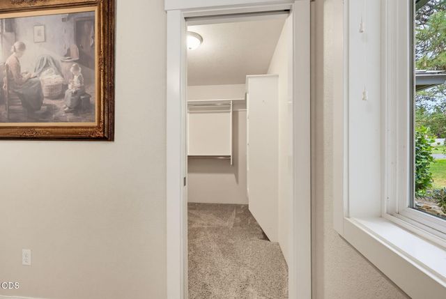 100 Twisted Pine Drive, Grants Pass, OR 97527