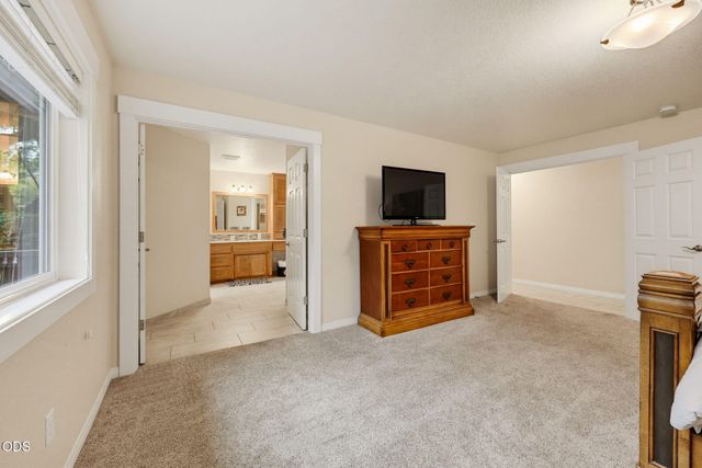 100 Twisted Pine Drive, Grants Pass, OR 97527