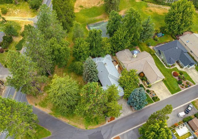 100 Twisted Pine Drive, Grants Pass, OR 97527