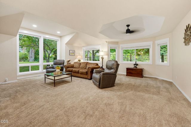 100 Twisted Pine Drive, Grants Pass, OR 97527