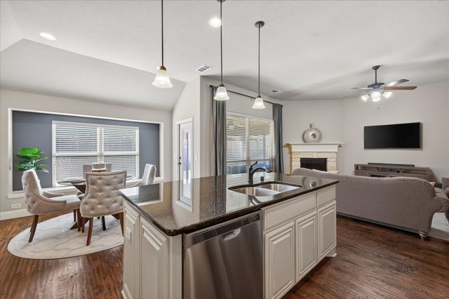 4208 Carnation Lane, Mansfield, TX 76063