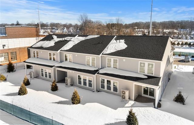 36 East Point Drive 4, East Providence, RI 02916