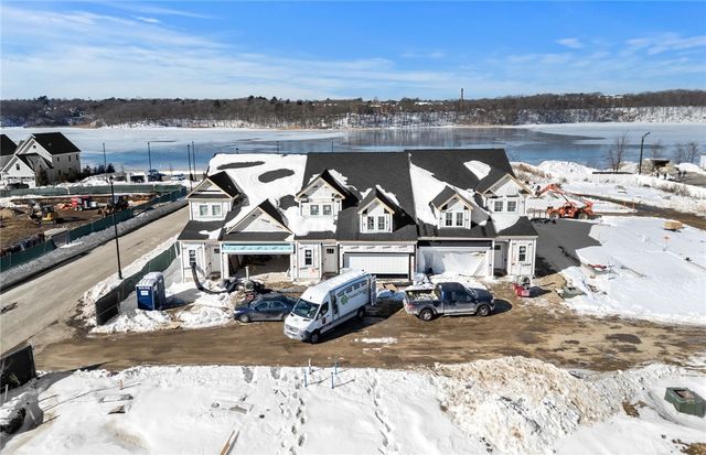 36 East Point Drive 4, East Providence, RI 02916