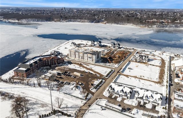 36 East Point Drive 4, East Providence, RI 02916