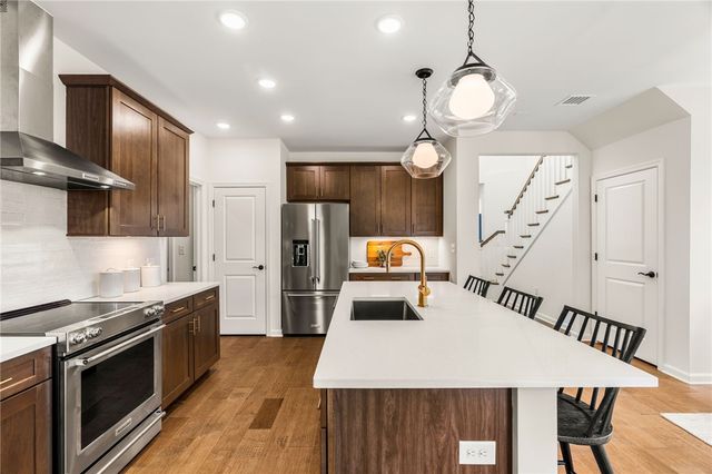 36 East Point Drive 4, East Providence, RI 02916