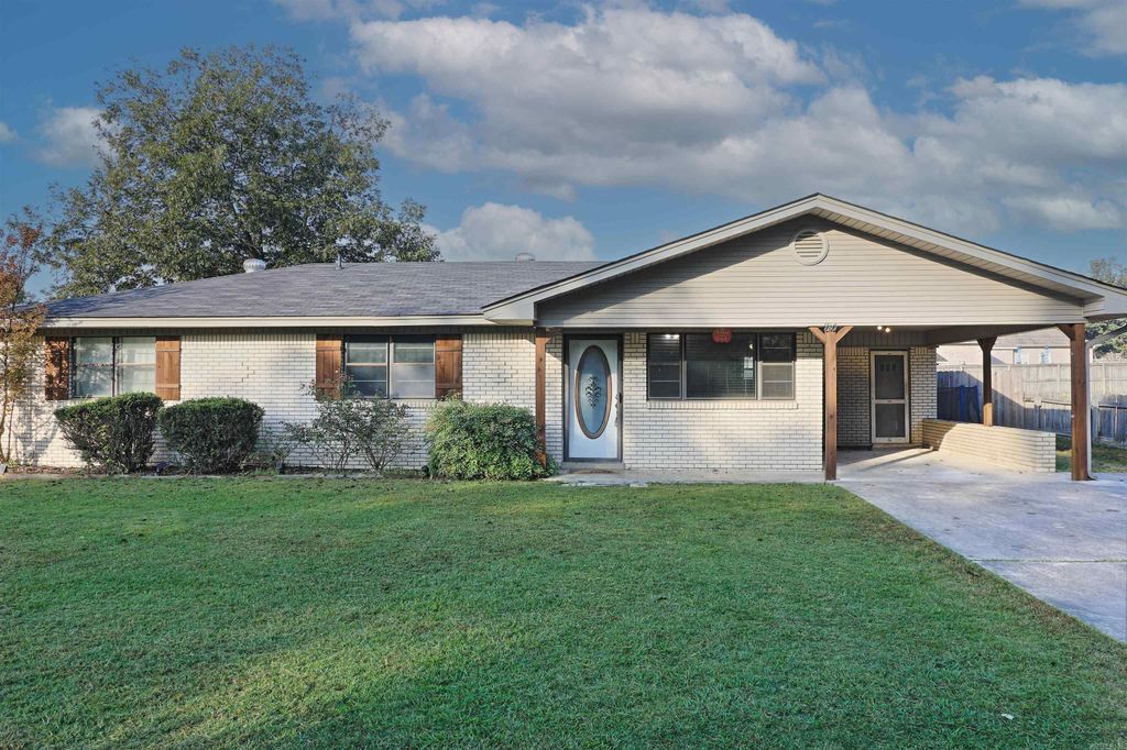 810 Meredith Street, White Hall, AR 71602