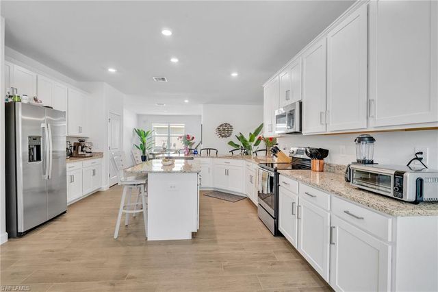 17388 Walnut Run DR, Alva, FL 33920