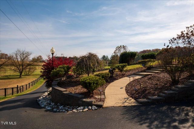 101 Bond Town Road, Blountville, TN 37617