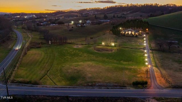 101 Bond Town Road, Blountville, TN 37617